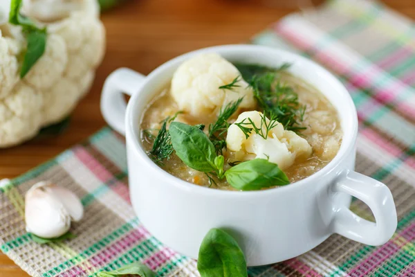 Zupa kalafiorowa — Zdjęcie stockowe