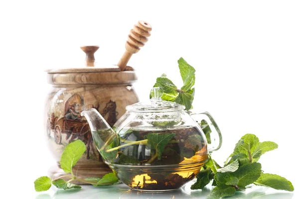 Чай с мёдом и мятой — стоковое фото