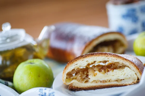 Sweet strudel with apples — Stock Photo, Image
