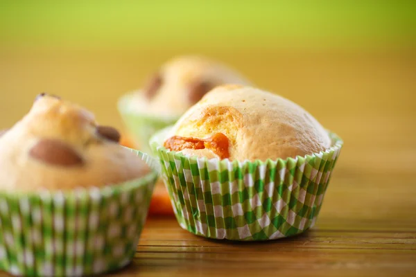 Muffiny s mandlemi a sušené meruňky — Stock fotografie