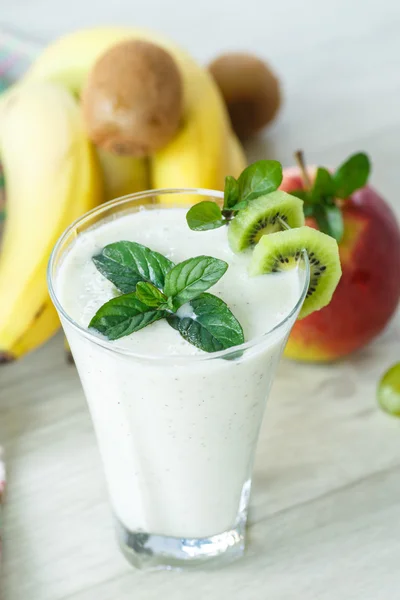 Słodkie owoce smoothie — Zdjęcie stockowe