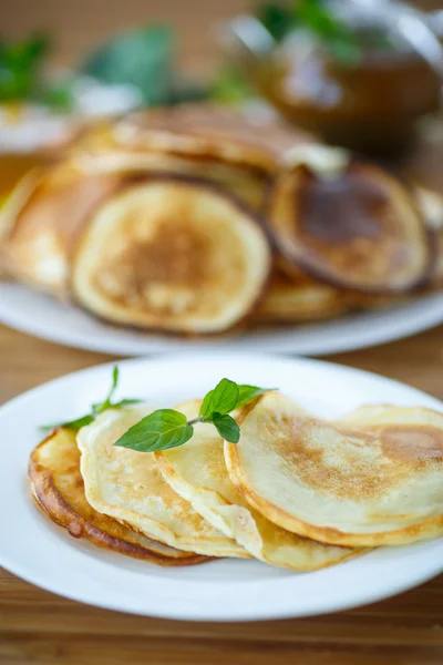 Сладкие вкусные блинчики — стоковое фото