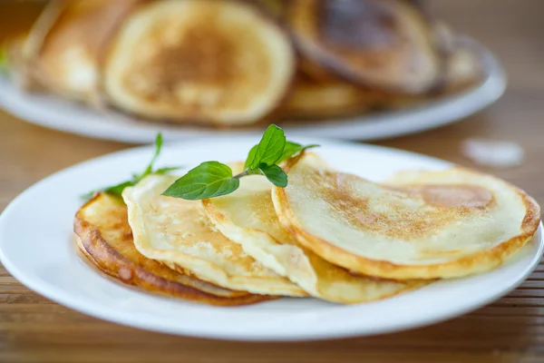 Zoete heerlijke pannenkoeken — Stockfoto