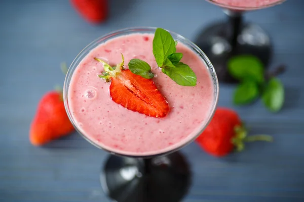 Batido de fresa —  Fotos de Stock