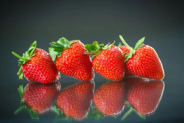 Morangos vermelhos maduros — Fotografia de Stock