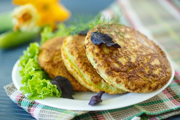 Stekt zucchini friterad — Stockfoto