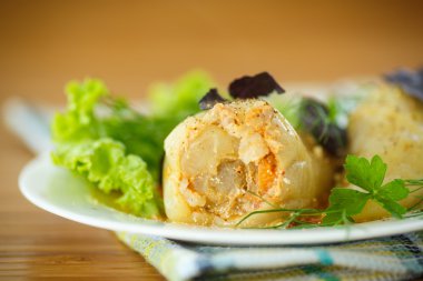 Biberler etle doldurulmuş.