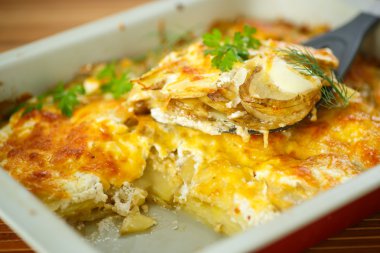 Peynirli fırında patates
