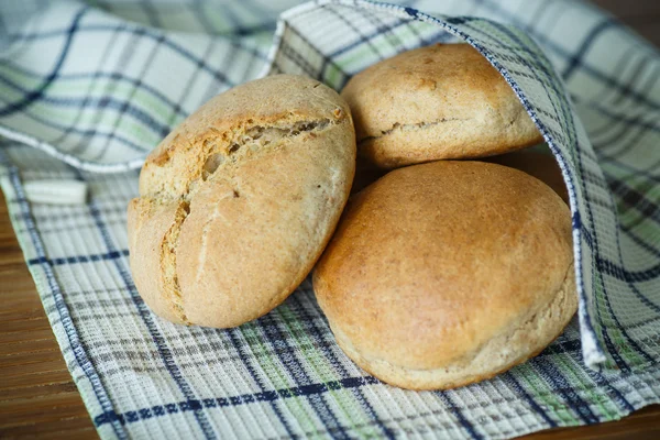 Bröd bullar från jästdeg — Stockfoto