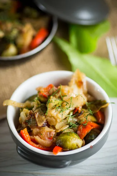 Fried Brussels Sprouts Cauliflower Other Vegetables Bowl Wooden Table — Stock Photo, Image