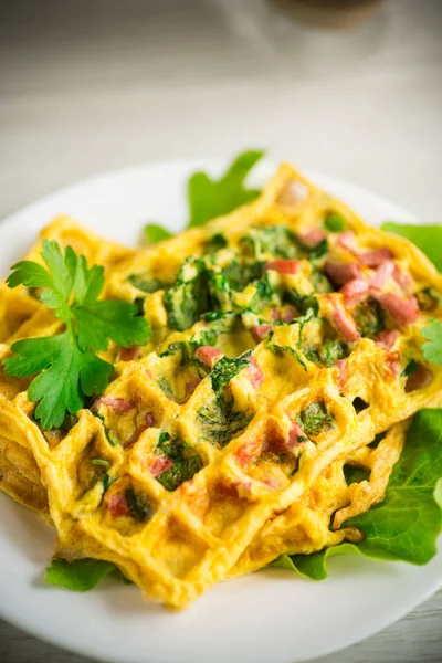 Egg Omelet Stuffed Greens Sausage Fried Form Waffles Wooden Table — Φωτογραφία Αρχείου