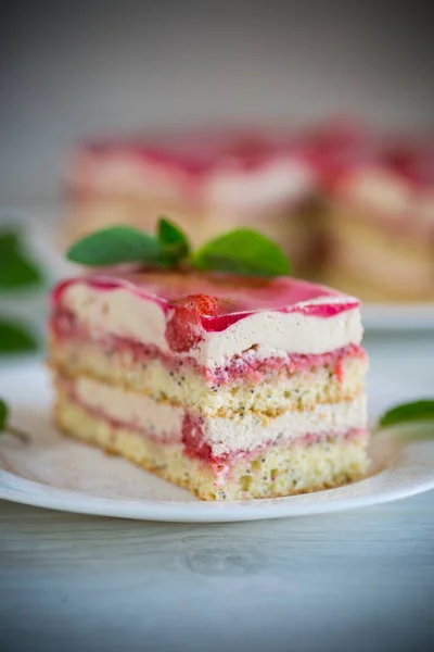 Strawberry Poppy Cake Cream Plate Light Wooden Table — Stock Photo, Image