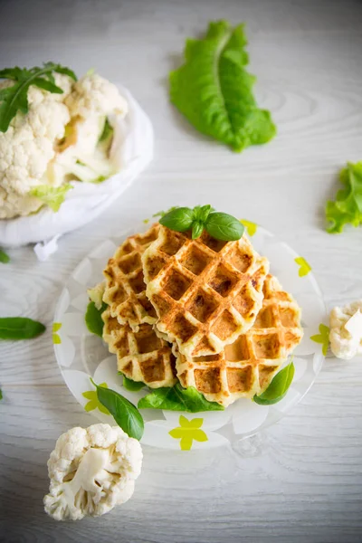 Gaufres Légumes Cuites Chou Fleur Dans Une Assiette Sur Une — Photo