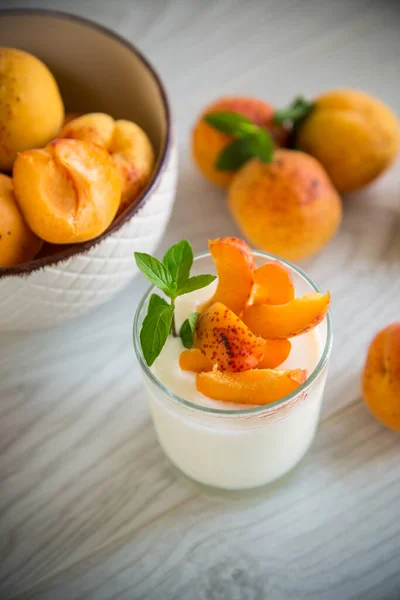 Healthy Breakfast Homemade Yogurt Glass Fresh Apricots Table — 스톡 사진