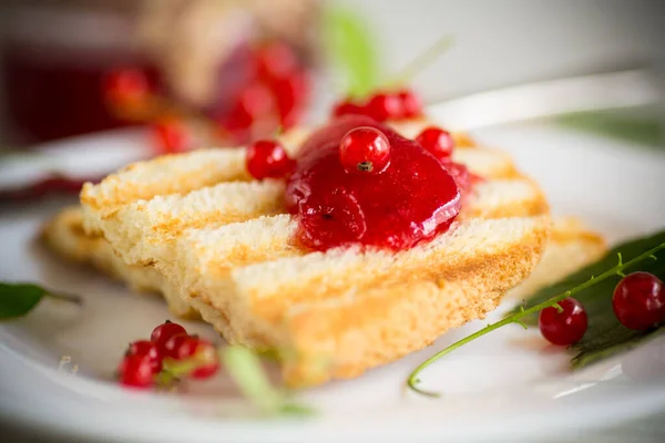 Fried Bread Croutons Breakfast Redcurrant Jam Plate Berries Wooden Table — Stock Photo, Image