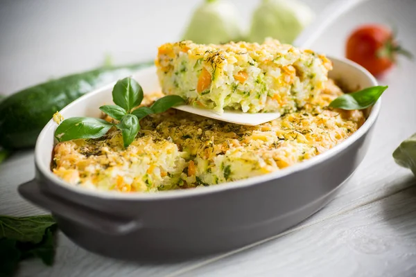 Vegetable Casserole Patissons Zucchini Carrots Ceramic Form Light Wooden Table — Fotografia de Stock