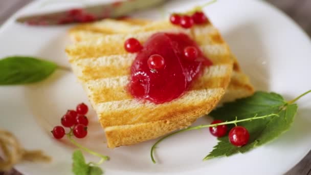 Fried Bread Croutons Breakfast Redcurrant Jam Plate Berries Wooden Table — Vídeos de Stock