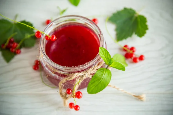Sweet Summer Jam Ripe Red Currants Jar Wooden Table — Foto Stock