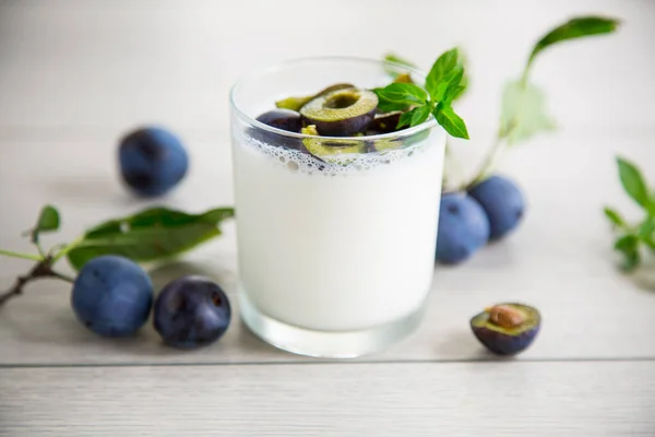 Sweet Homemade Yogurt Fresh Plum Slices Glass Wooden Table — Stockfoto