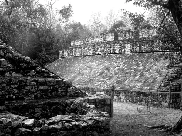 Coba Maya bal Hof — Stockfoto