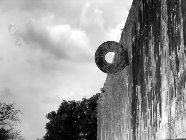 Майя м'ячем суд Чичен-Іца — стокове фото