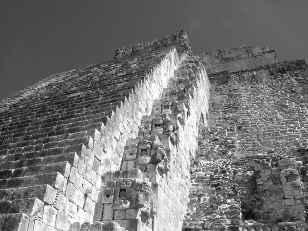 Piramide van de tovenaars uxmal — Stockfoto