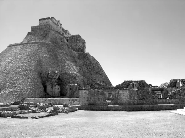 Piramida uxmal magów — Zdjęcie stockowe