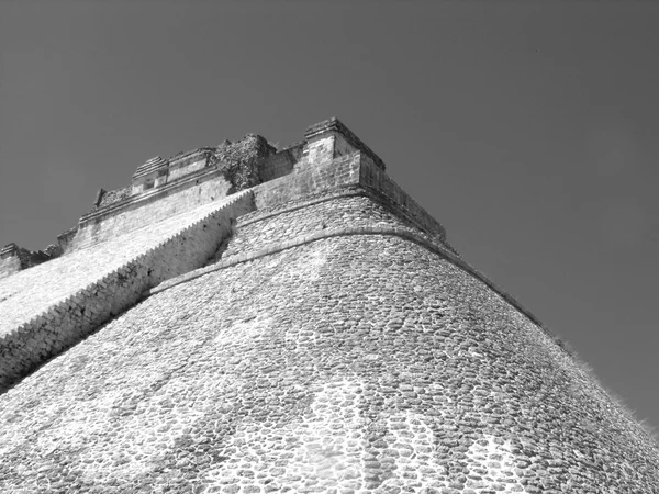 Piramide van de tovenaars uxmal — Stok fotoğraf