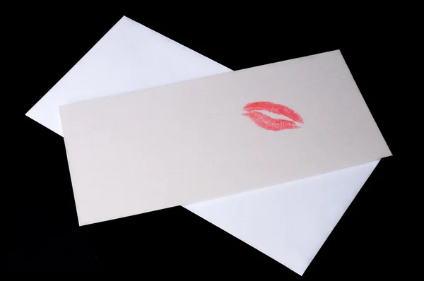 Enveloppe avec empreintes de lèvres — Photo