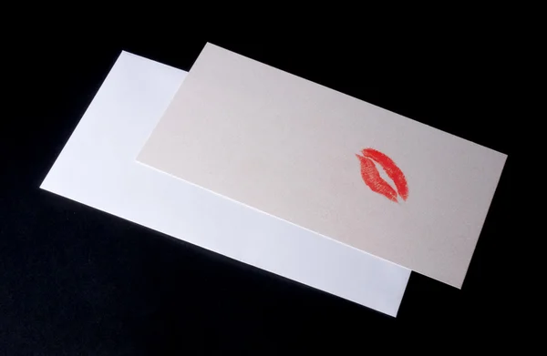Envelope com impressões de lábios — Fotografia de Stock