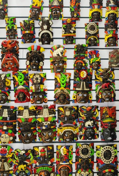 Lokala hantverk och souvenirer i Mexiko — Stockfoto