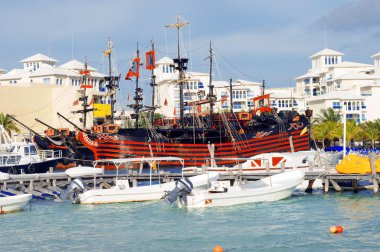 Antik gemi görünümünü