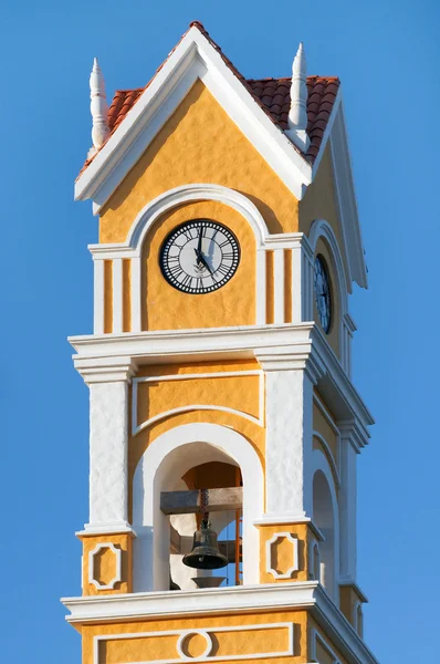 Yellow chapel — Stock Photo, Image