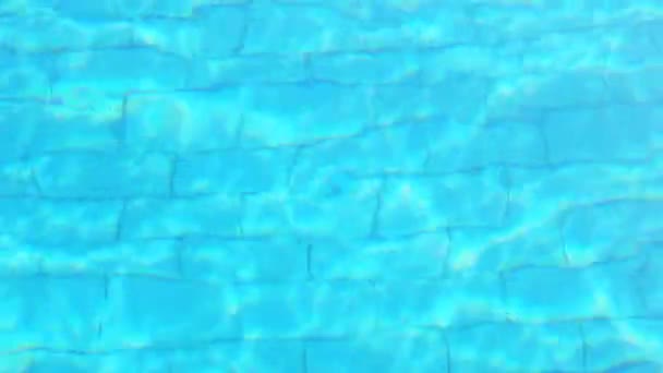Zwembad water — Stockvideo