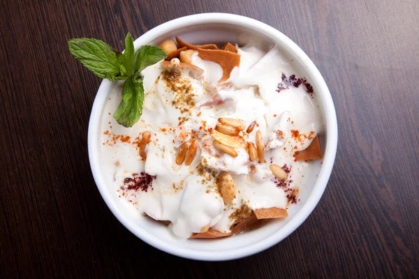 Yoğurtlu müsli