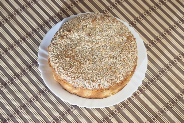 Tarta de albaricoque en plato — Foto de Stock