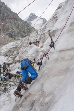 buz kız clumb kadar