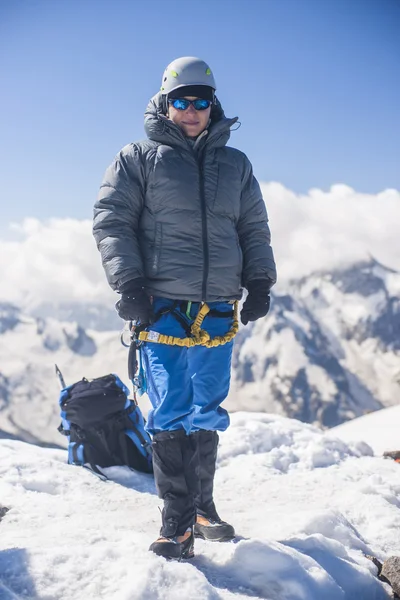 Chica quedarse en el hielo — Foto de Stock