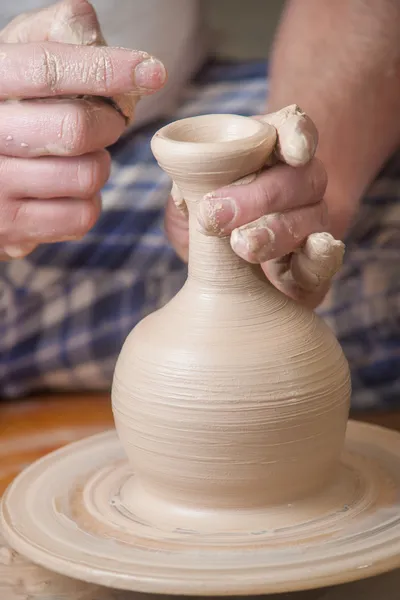 Hands of a potter — Stock Photo, Image