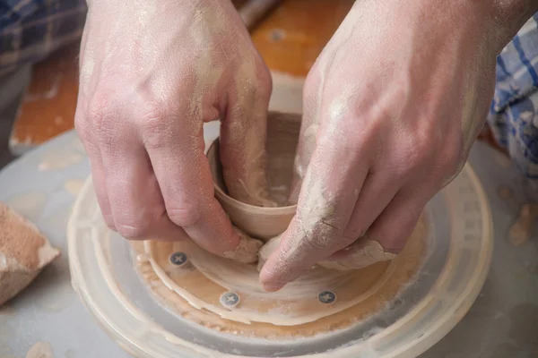 Hands of a potter — Stock Photo, Image