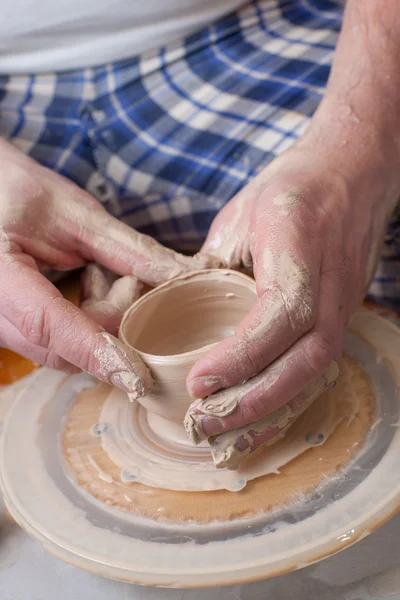 Hands of a potter — Stock Photo, Image