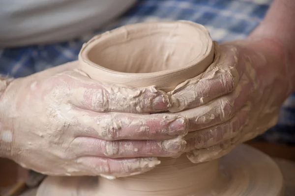 Hands of a potter — Stock Photo, Image