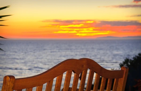 Bench On The Beach At Sunset — Stock Photo, Image