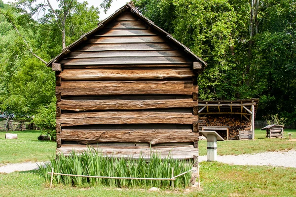 Log Building — Stock Photo, Image