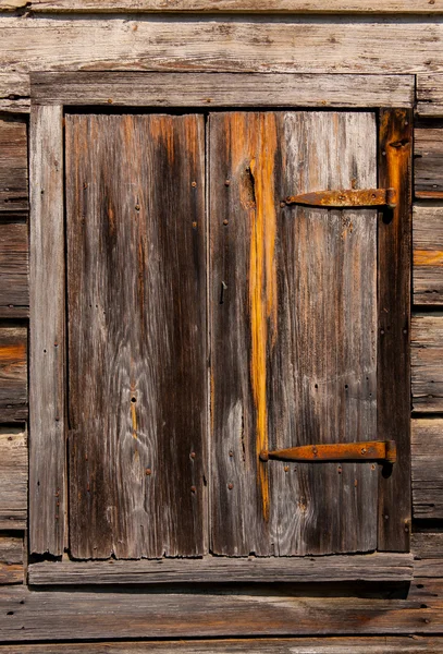 Vieille fenêtre en bois — Photo