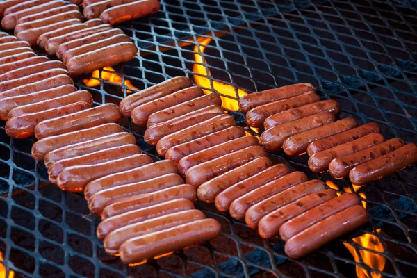 Korv på grillen — Stockfoto