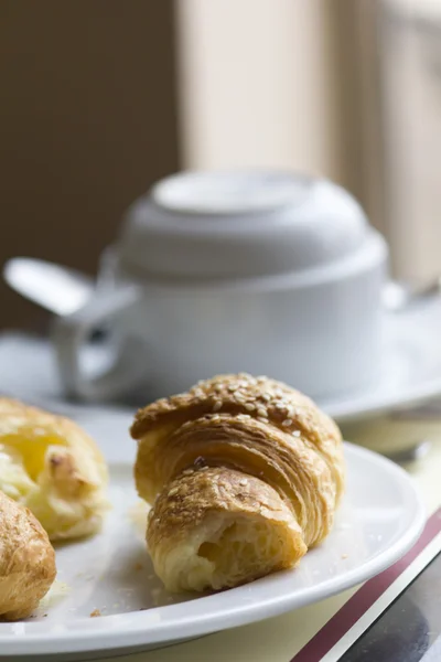 Croissant-Frühstück — Stockfoto