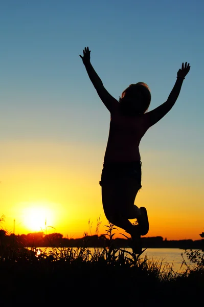 Teenage girl jumping — Stock Photo, Image