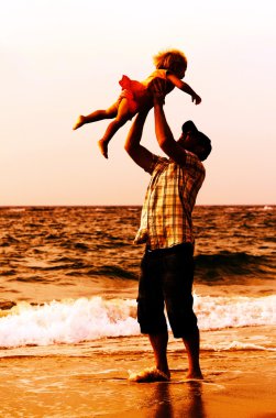 Baba ve kızı tatil, deniz