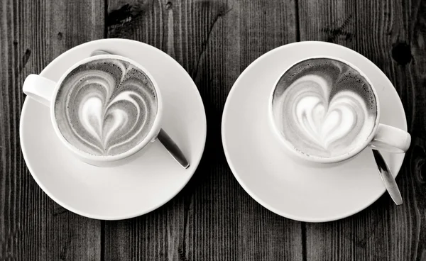 Δύο φλιτζάνια καπουτσίνο καφέ — Φωτογραφία Αρχείου